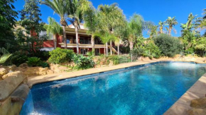 8 Bedroom 5 Star Luxury Villa & Pool for 5 to 26 Guests near Alicante, Mutxamel